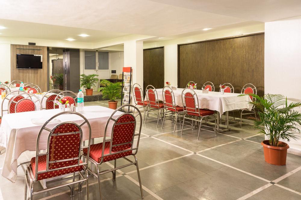 Hotel Treebo Trend Royal Kourt Aurangabad Extérieur photo